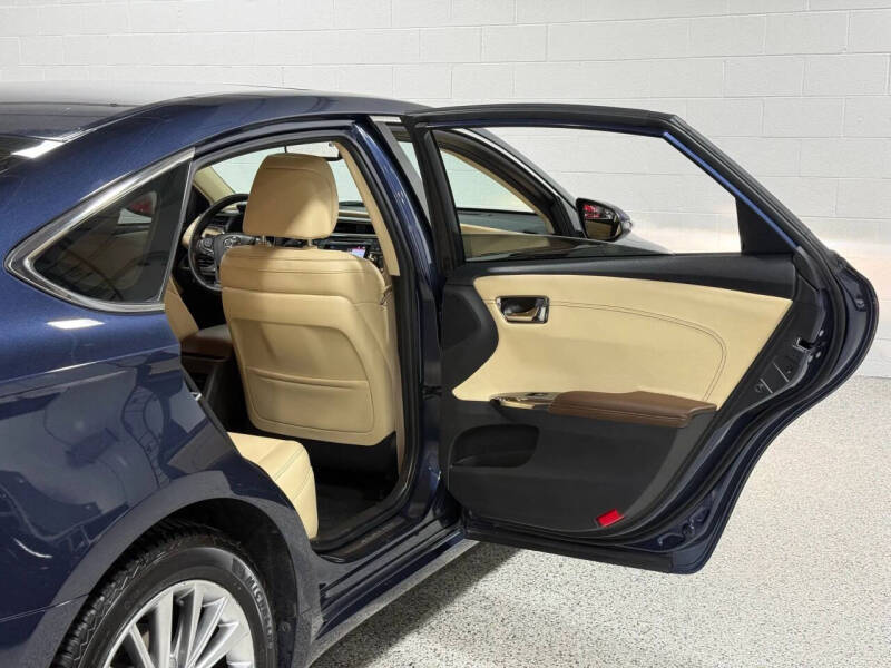 2018 Toyota Avalon Hybrid Limited