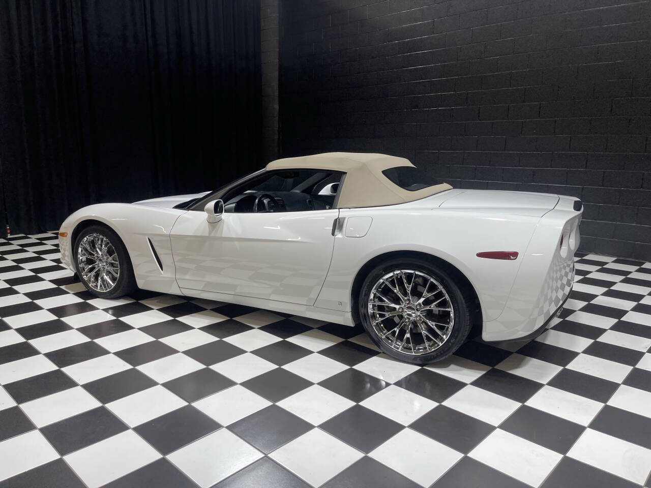 2006 Chevrolet Corvette 23
