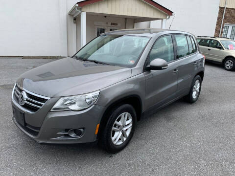 2011 Volkswagen Tiguan for sale at Harris Auto Select in Winchester VA