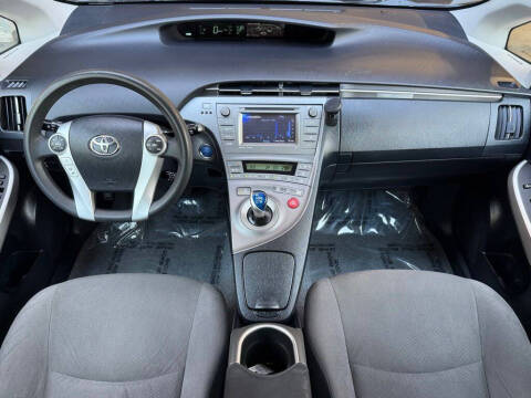 2015 Toyota Prius Three