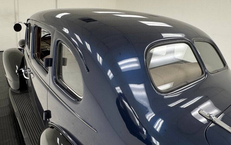 1937 Pontiac Chieftain