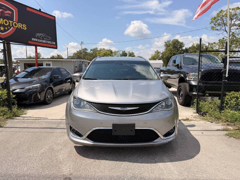 2017 Chrysler Pacifica Touring-L Plus