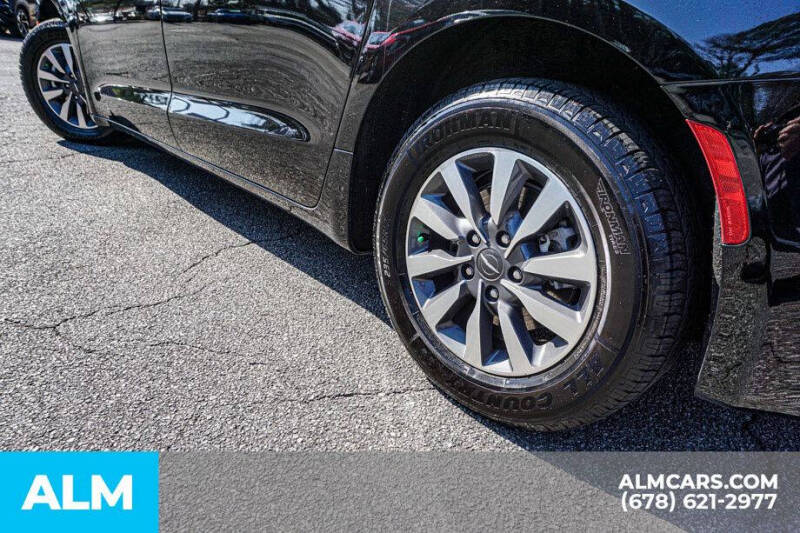2024 Chrysler Pacifica Plug-In Hybrid Select