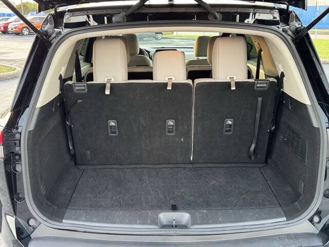 2024 Nissan Pathfinder SV