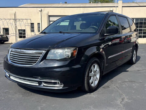 2013 Chrysler Town and Country Touring