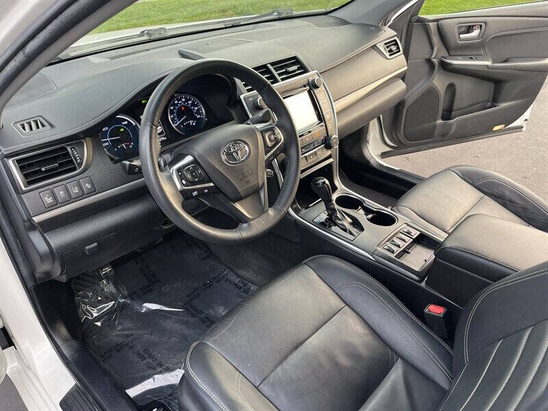 2017 Toyota Camry Hybrid XLE