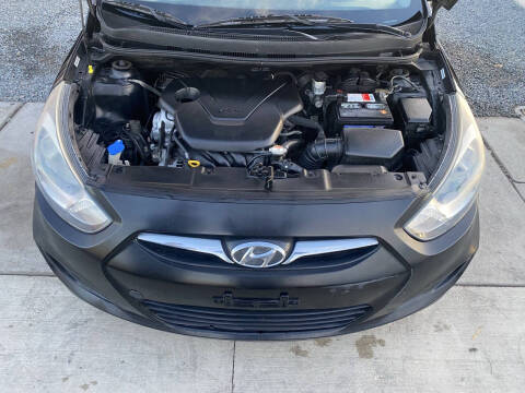 2012 Hyundai Accent GS