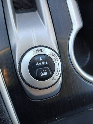 2017 Nissan Pathfinder SV