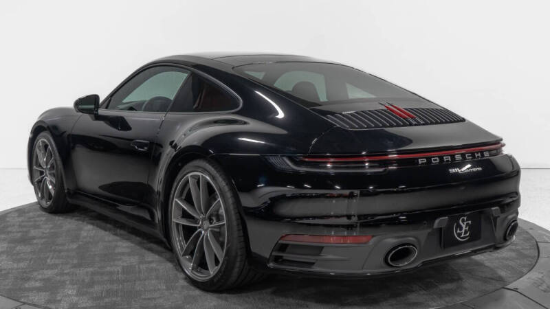 2022 Porsche 911 Carrera