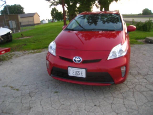 2014 Toyota Prius Two photo 2