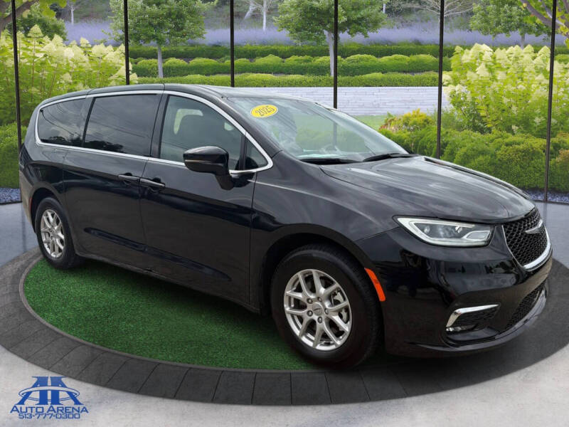 2025 Chrysler Pacifica Select