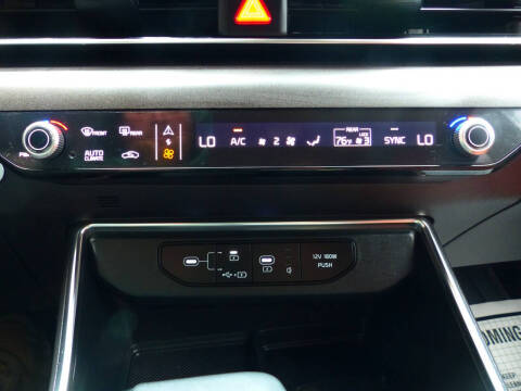 2025 Kia Carnival EX