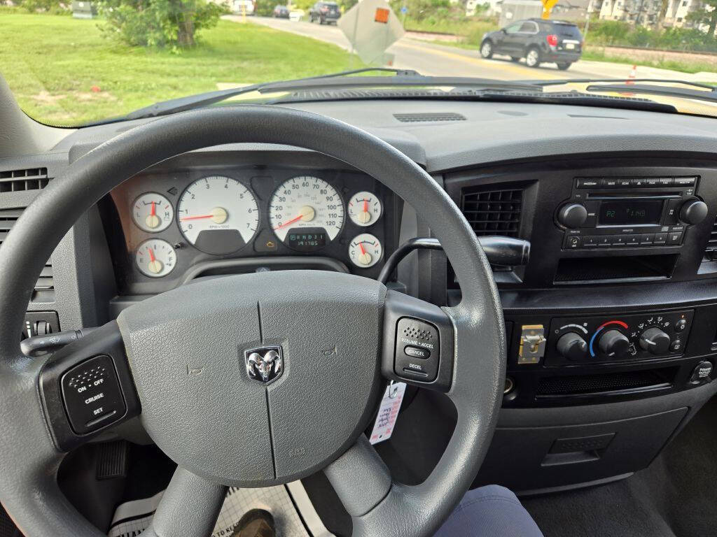 2008 Dodge Ram 1500 for sale at Bigfoot Auto in Hiawatha, IA