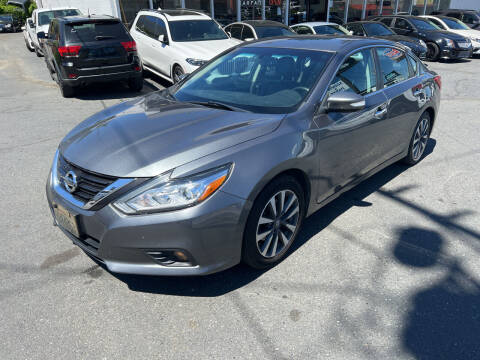 2017 Nissan Altima for sale at APX Auto Brokers in Edmonds WA
