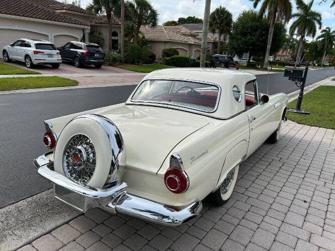 1956 Ford Thunderbird