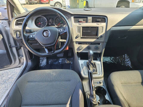 2016 Volkswagen Golf TSI S