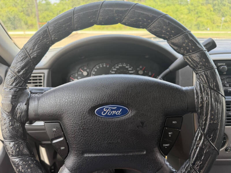 2003 Ford Explorer XLT