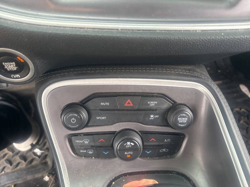 2022 Dodge Challenger SXT