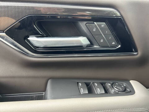 2025 GMC Yukon Elevation