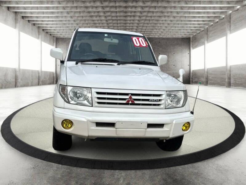 2000 Mitsubishi Pajero