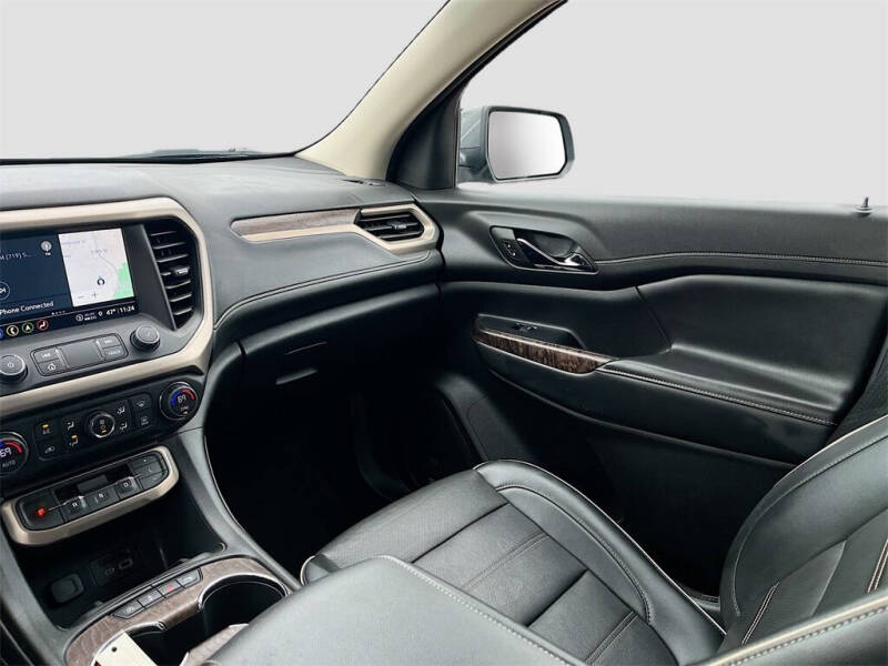 2022 GMC Acadia Denali