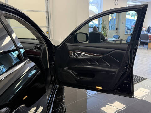 2015 Infiniti Q70L 3.7