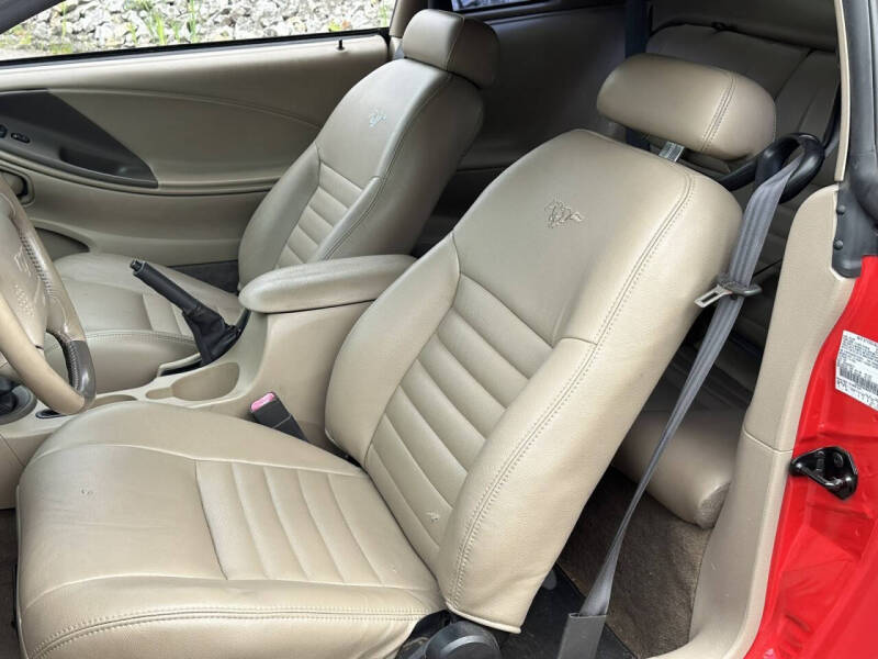 2002 Ford Mustang GT Deluxe