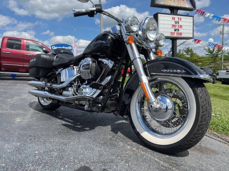 2017 Harley-Davidson FLSTNI