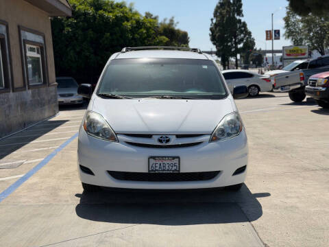 2008 Toyota Sienna LE 7-Passenger
