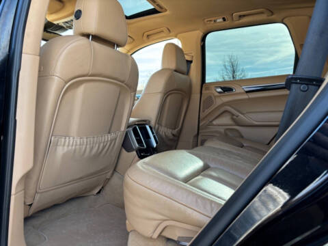 2017 Porsche Cayenne Platinum Edition