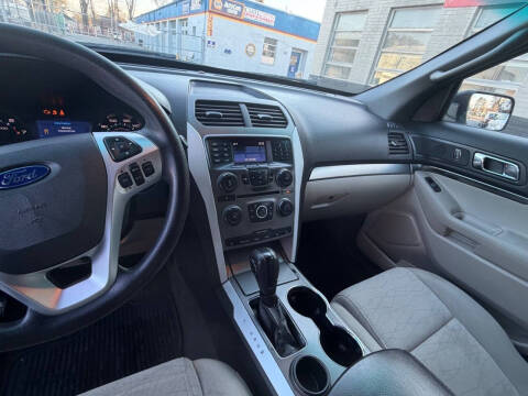 2014 Ford Explorer