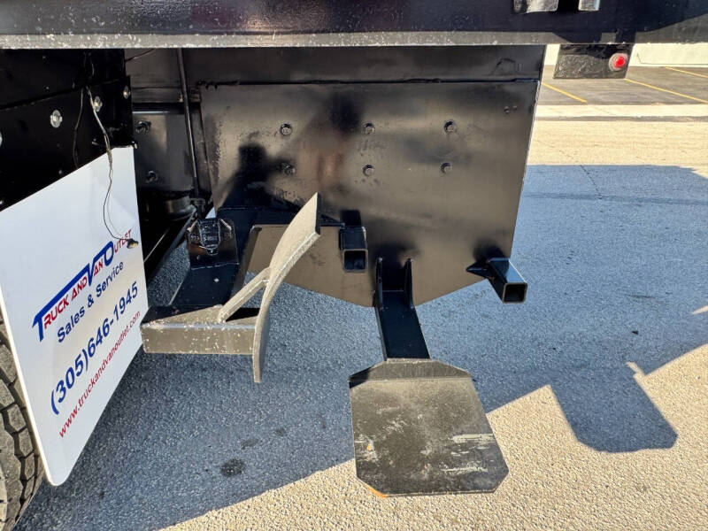 2017 Freightliner M2 106