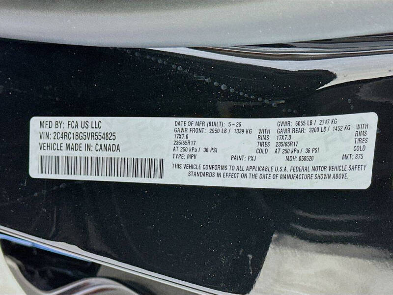 2027 Chrysler Pacifica Select