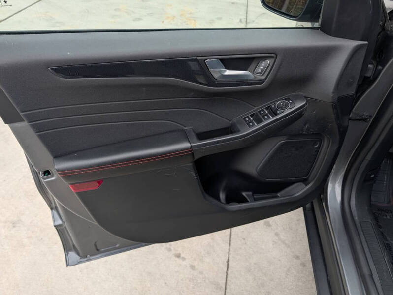 2023 Ford Escape Hybrid ST-Line Select