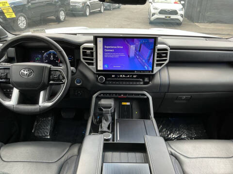 2023 Toyota Sequoia SR5