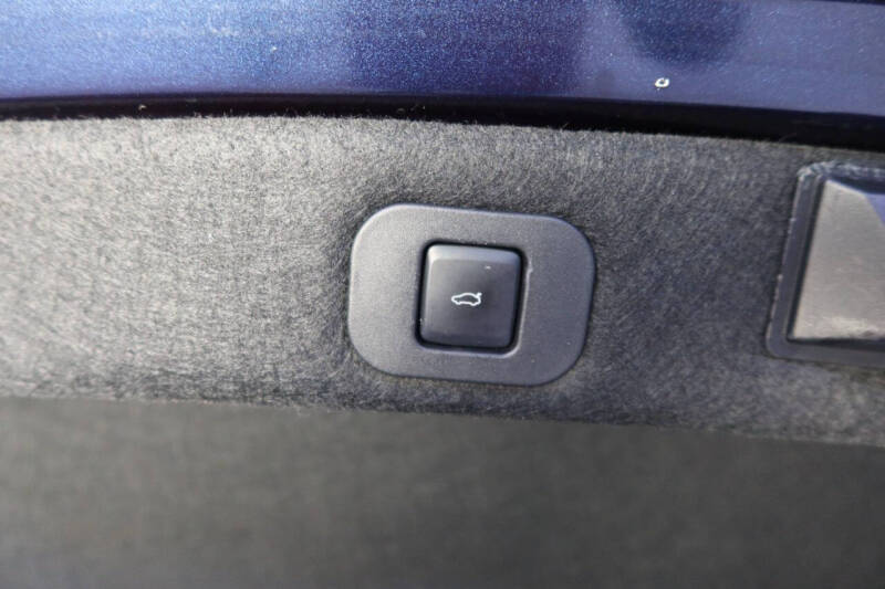 2017 Lincoln Continental Select