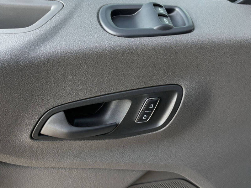 2025 Ford Transit 250