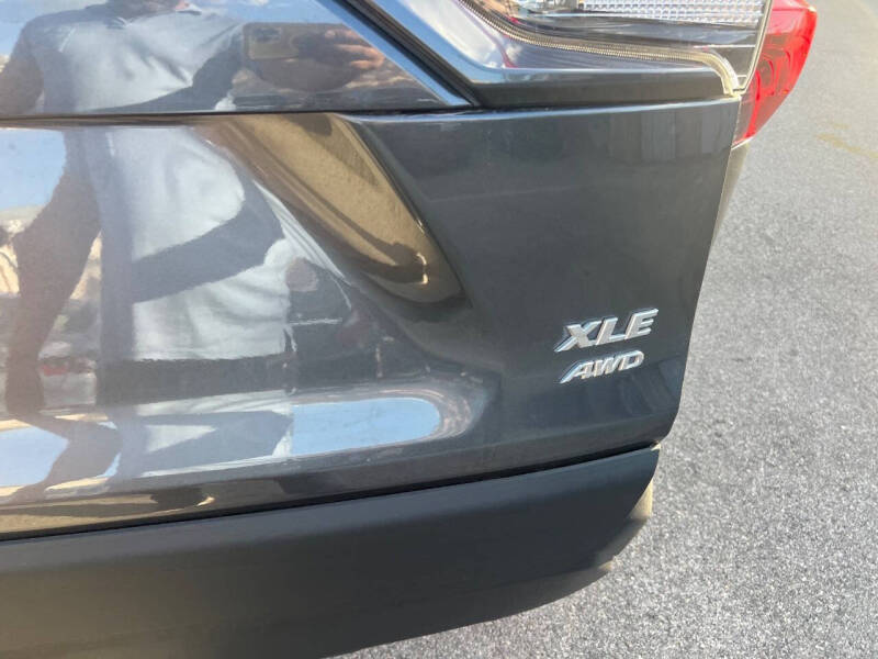 2020 Toyota RAV4 XLE