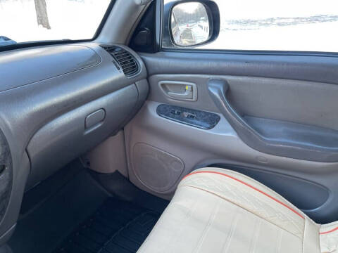 2004 Toyota Sequoia SR5