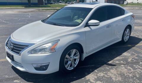 2013 Nissan Altima for sale at In Motion Sales LLC in Olathe KS