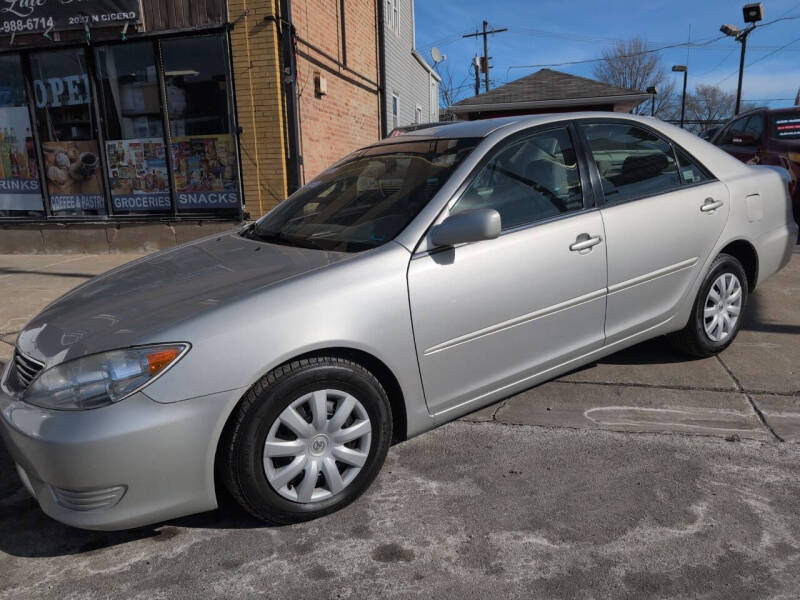 2005 Toyota Camry for sale at TEMPLETON MOTORS in Chicago IL