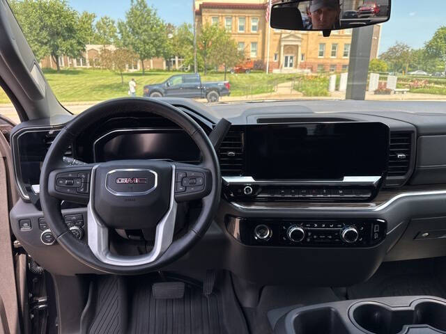 2024 GMC Sierra 1500 Elevation Standard