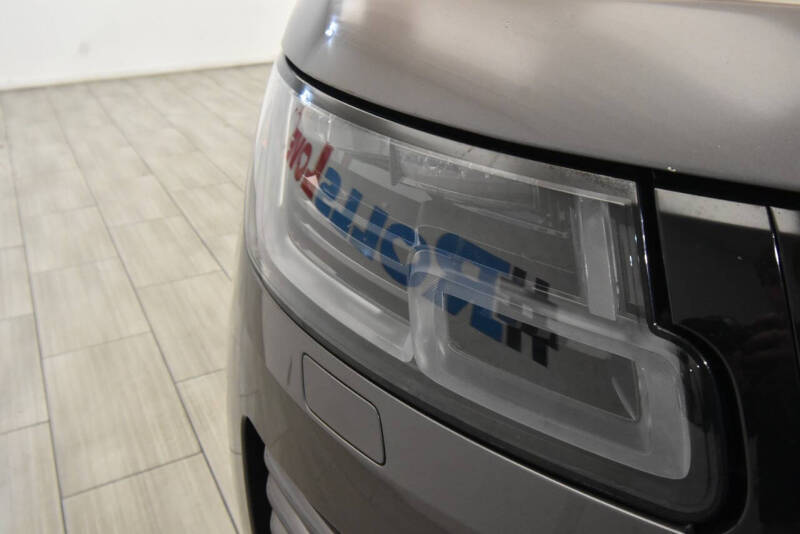 2021 Land Rover Range Rover P525 HSE Westminster Edition