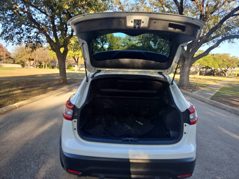 2020 Nissan Rogue Sport S photo 20