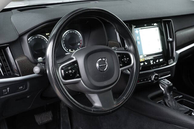 2020 Volvo V90 Cross Country T6
