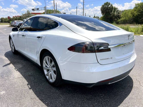 2015 Tesla Model S 85
