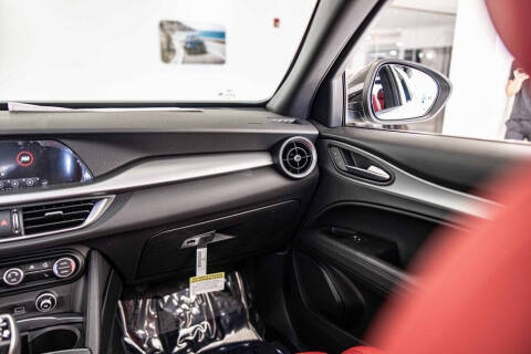 2025 Alfa Romeo Stelvio