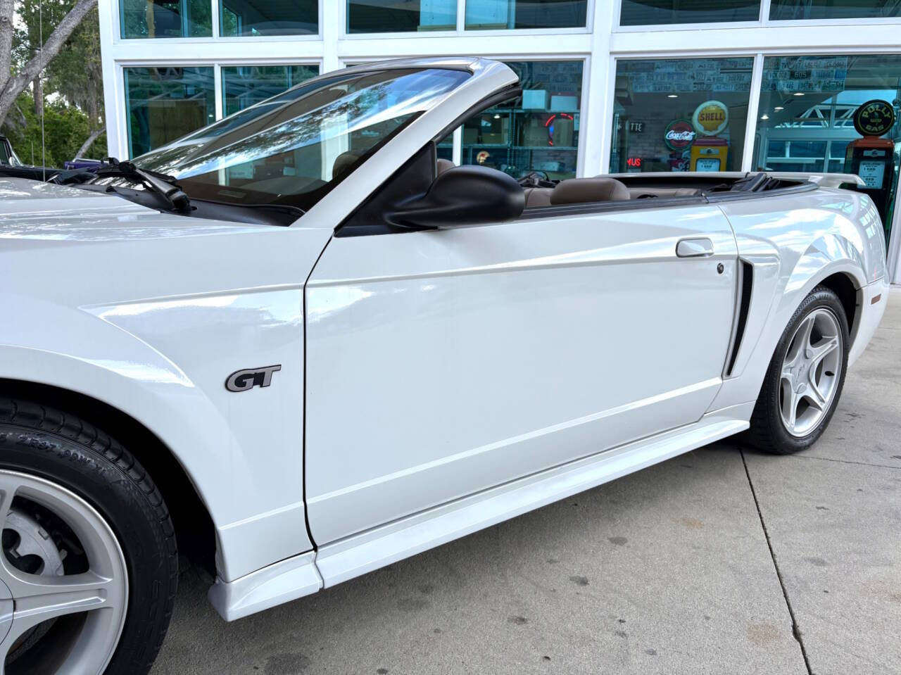 2001 Ford Mustang 13
