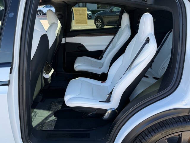 2022 Tesla Model X 12