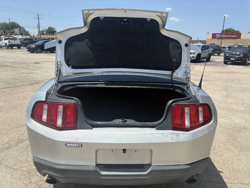 2011 Ford Mustang V6